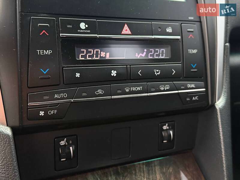 Седан Toyota Camry 2016 в Харкові