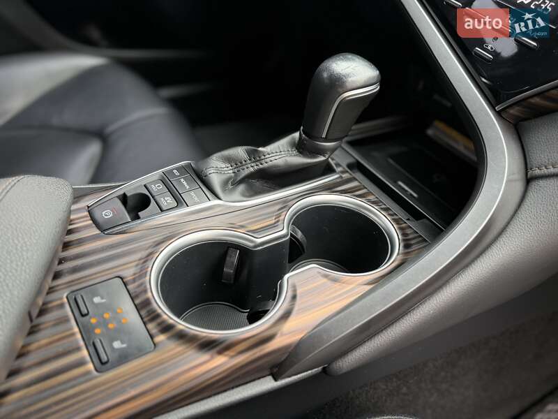 Седан Toyota Camry 2020 в Днепре фото 24 Седан Toyota Camry 2020 в Днепре