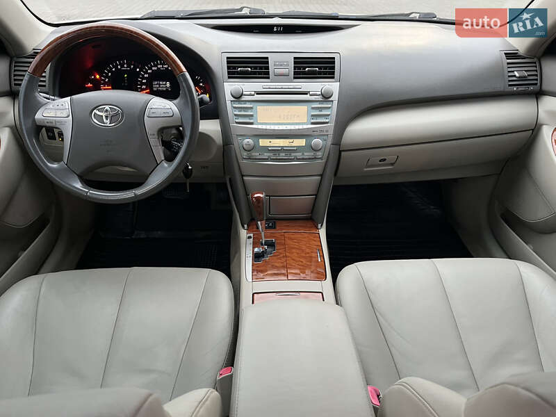 Седан Toyota Camry 2008 в Одессе