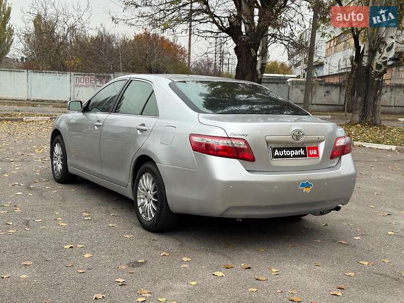 Седан Toyota Camry 2007 в Запорожье