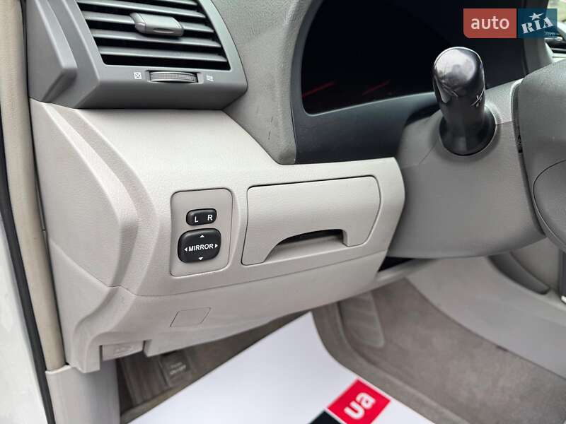 Седан Toyota Camry 2007 в Запорожье