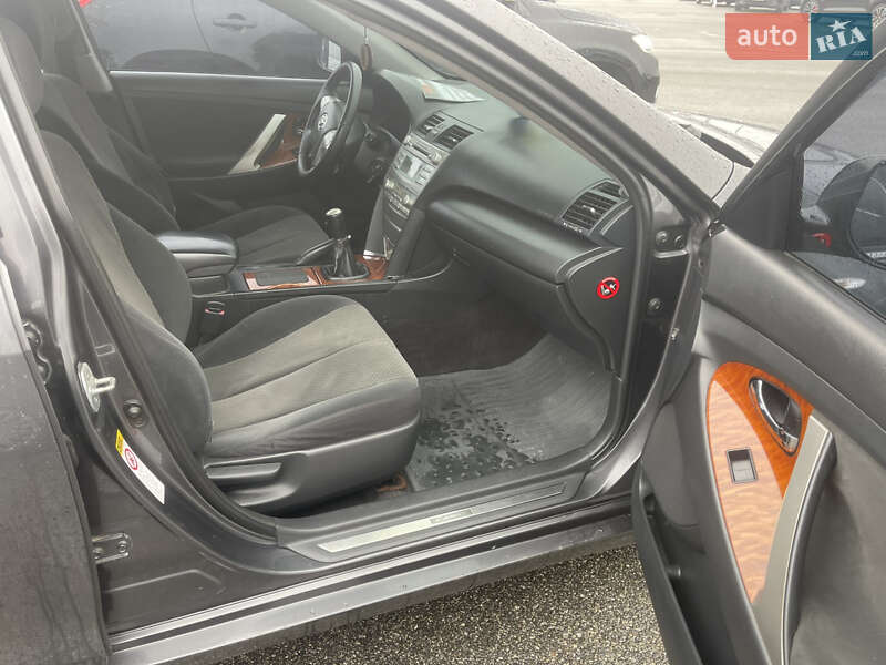 Седан Toyota Camry 2007 в Киеве