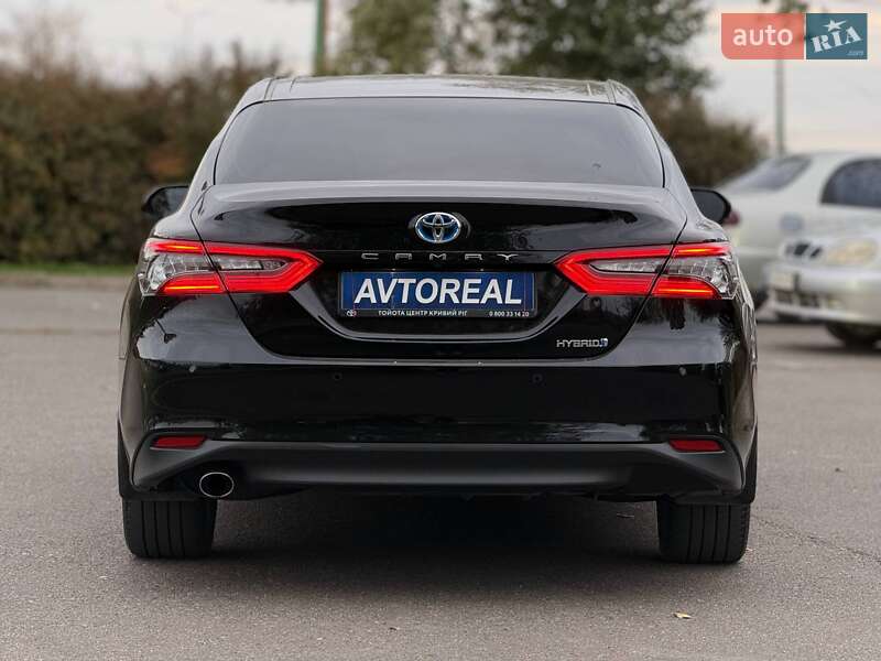 Седан Toyota Camry 2021 в Кривом Роге