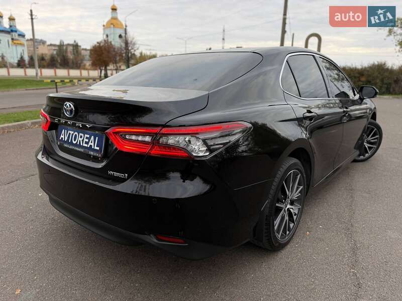Седан Toyota Camry 2021 в Кривом Роге