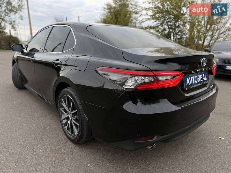 Седан Toyota Camry 2021 в Кривом Роге