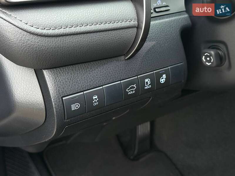 Седан Toyota Camry 2021 в Кривом Роге