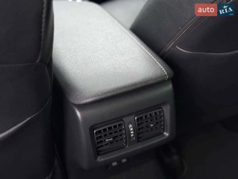 Седан Toyota Camry 2021 в Кривом Роге