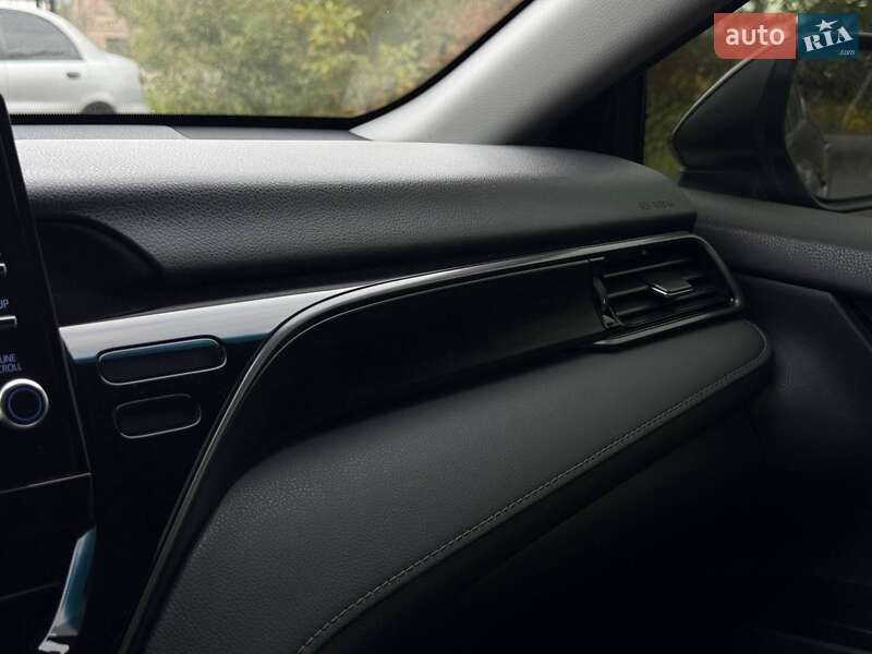 Седан Toyota Camry 2021 в Кривом Роге