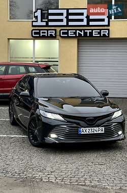 Седан Toyota Camry 2019 в Харкові