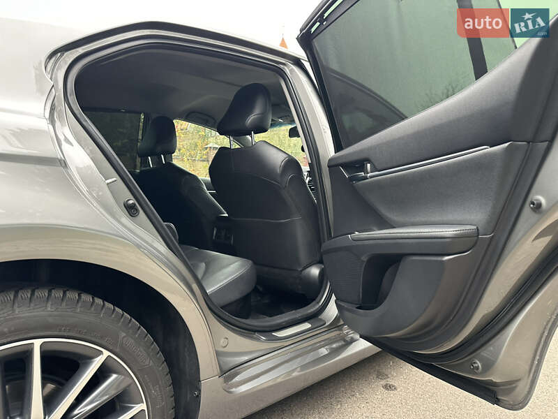 Седан Toyota Camry 2022 в Черкассах