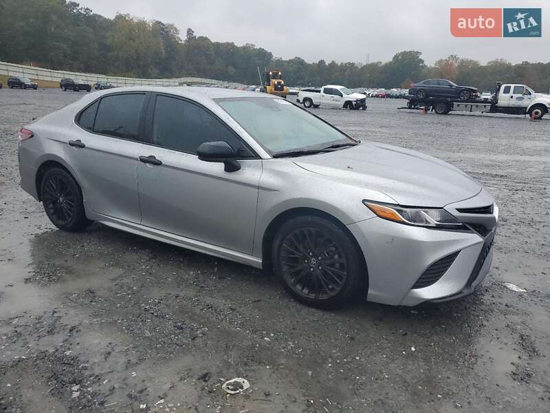 Седан Toyota Camry 2019 в Киеве
