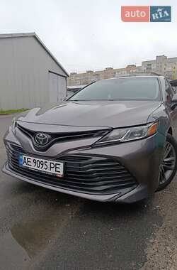 Седан Toyota Camry 2017 в Дніпрі