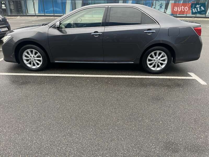Седан Toyota Camry 2012 в Киеве