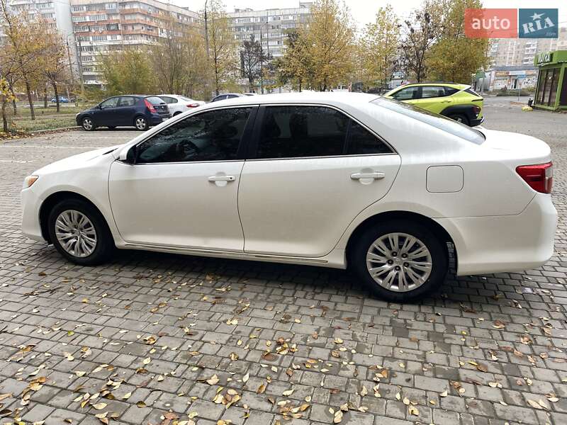 Седан Toyota Camry 2013 в Запорожье