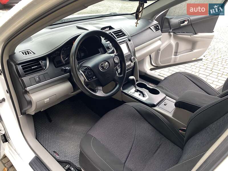 Седан Toyota Camry 2013 в Запорожье