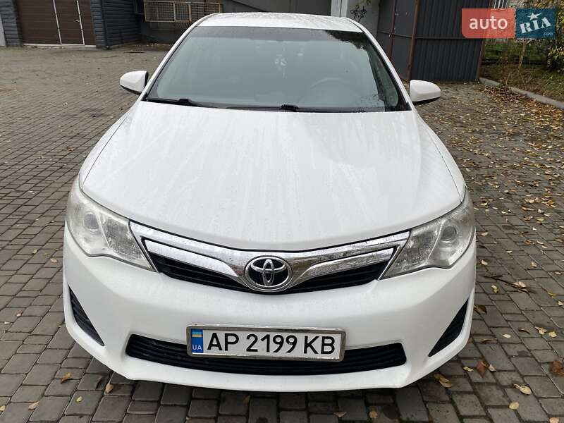 Седан Toyota Camry 2013 в Запорожье