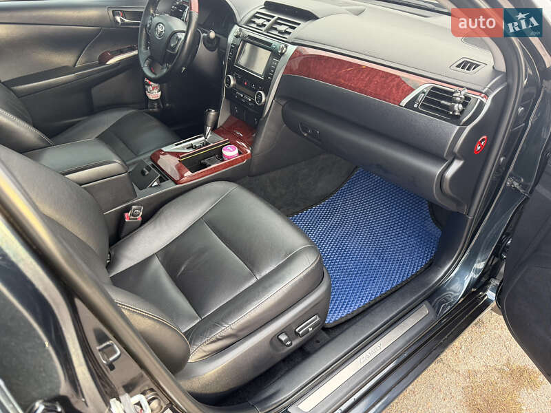 Седан Toyota Camry 2011 в Киеве