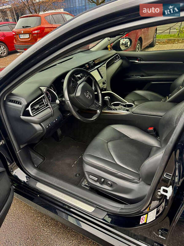 Седан Toyota Camry 2017 в Киеве фото 6 Седан Toyota Camry 2017 в Киеве