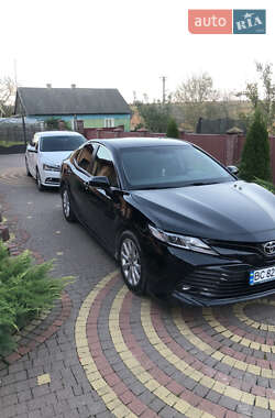 Седан Toyota Camry 2019 в Львове