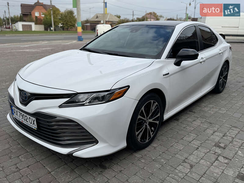 Toyota Camry 2019