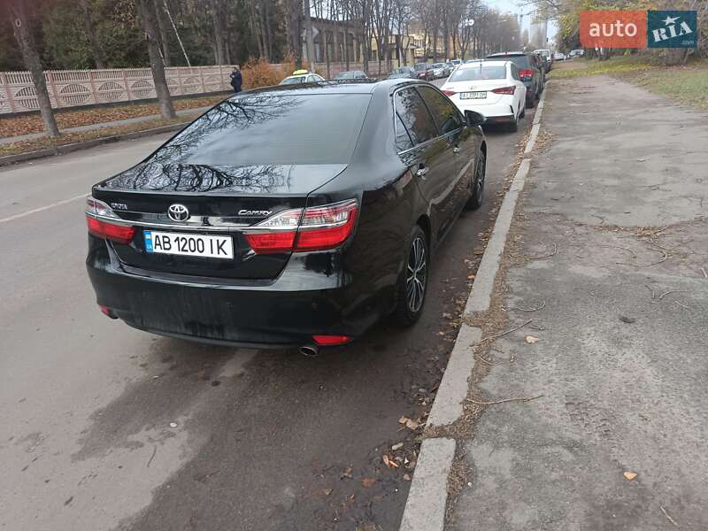 Седан Toyota Camry 2015 в Києві