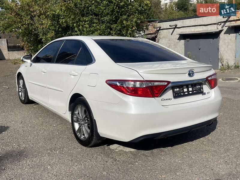 Седан Toyota Camry 2017 в Киеве
