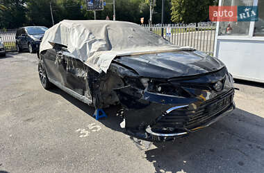 Седан Toyota Camry 2023 в Дніпрі