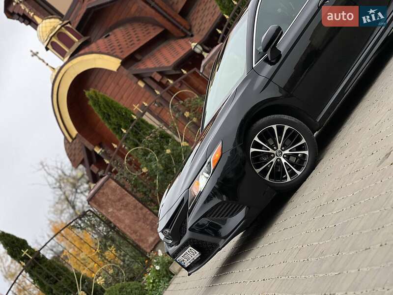 Седан Toyota Camry 2018 в Одессе