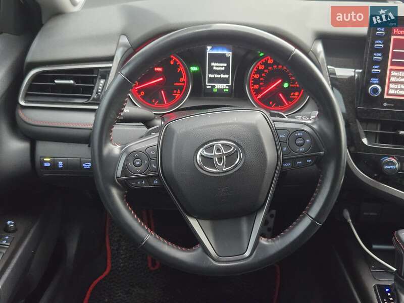 Седан Toyota Camry 2021 в Киеве