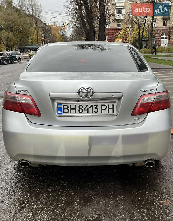 Седан Toyota Camry 2006 в Киеве