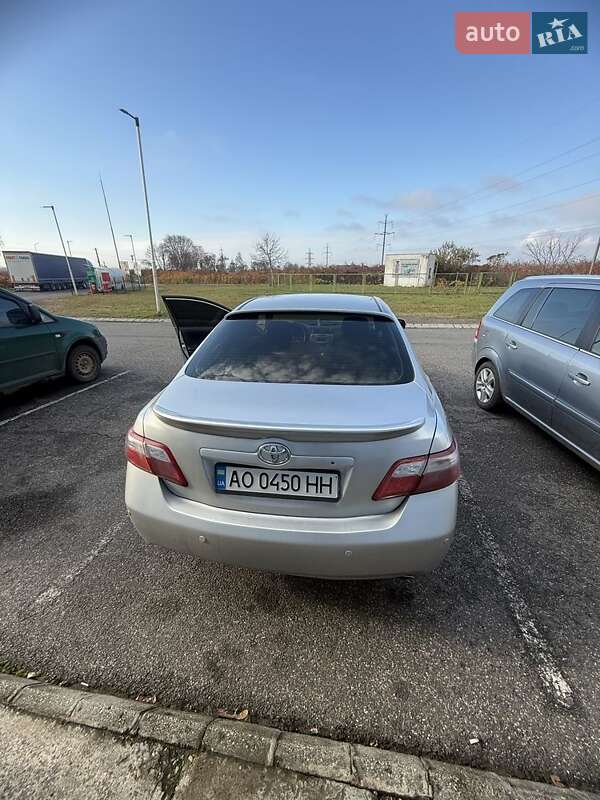 Седан Toyota Camry 2008 в Ужгороде