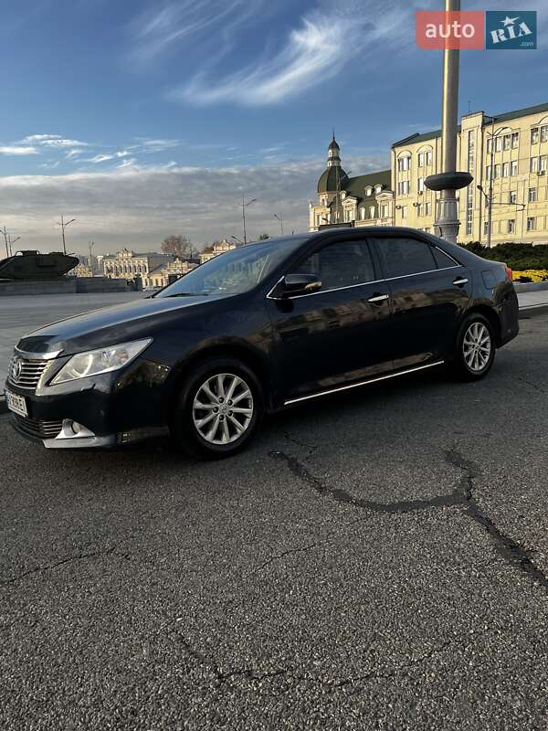 Седан Toyota Camry 2011 в Харькове