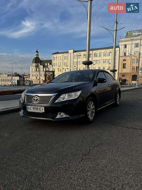 Седан Toyota Camry 2011 в Харькове