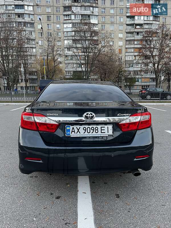 Седан Toyota Camry 2011 в Харькове