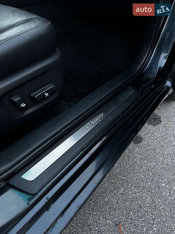 Седан Toyota Camry 2011 в Харькове