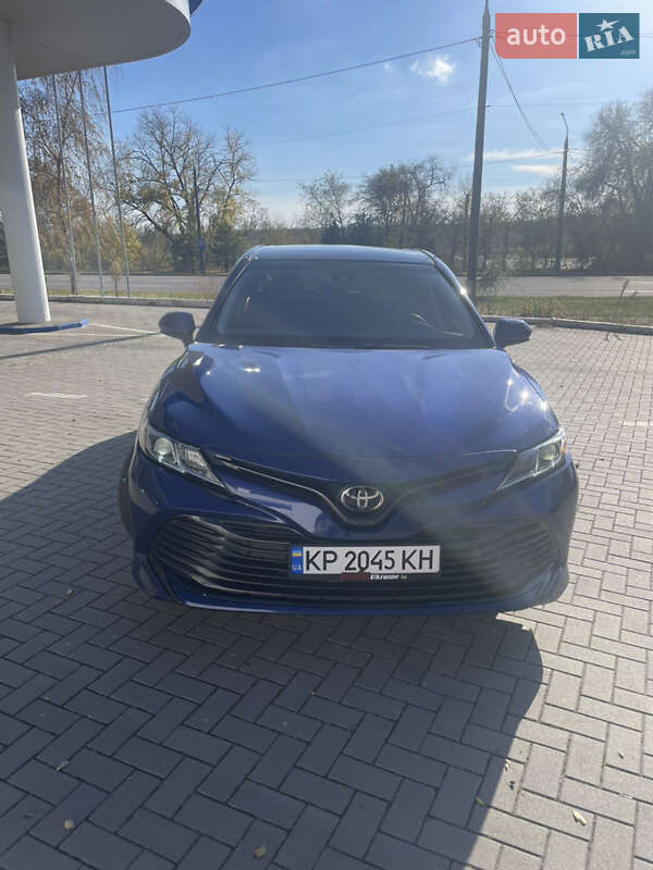 Седан Toyota Camry 2017 в Запорожье
