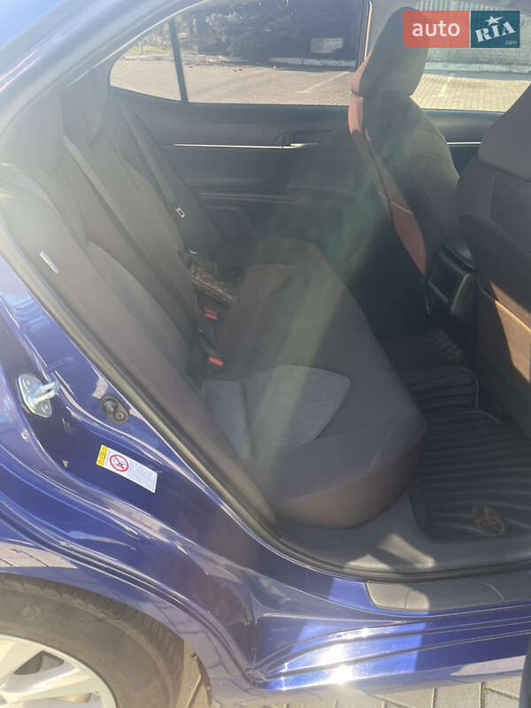 Седан Toyota Camry 2017 в Запорожье