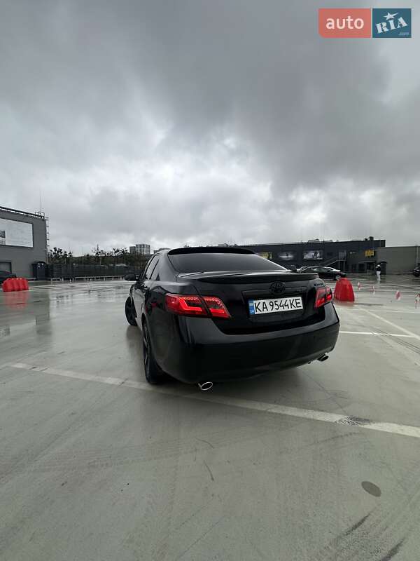 Седан Toyota Camry 2008 в Киеве