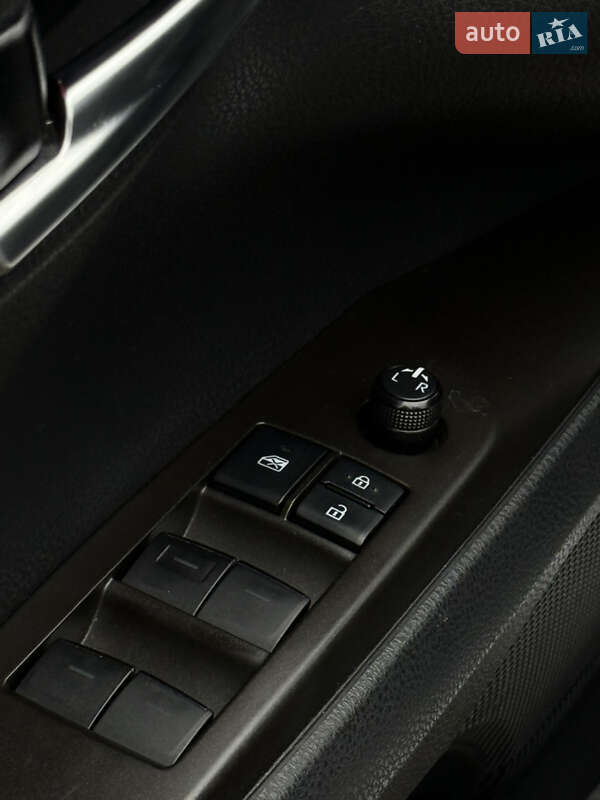 Седан Toyota Camry 2021 в Киеве фото 12 Седан Toyota Camry 2021 в Киеве