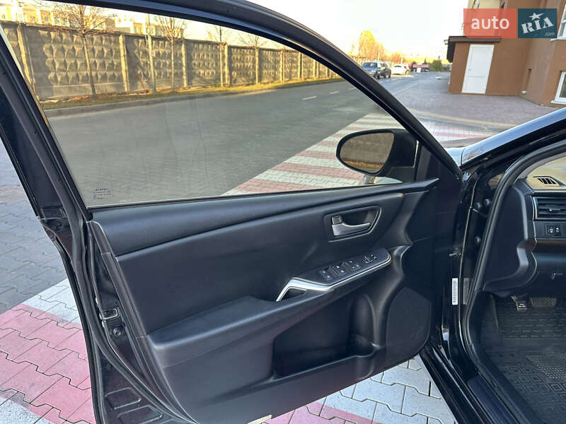 Седан Toyota Camry 2014 в Киеве