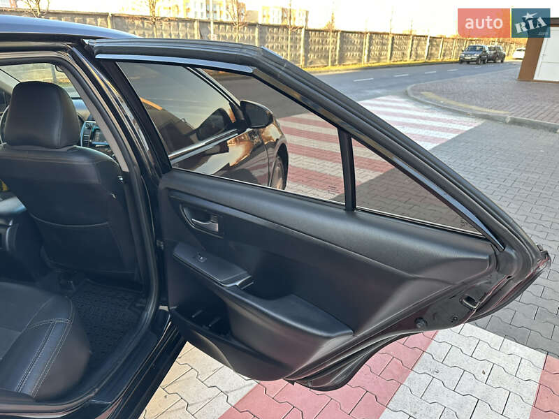 Седан Toyota Camry 2014 в Киеве
