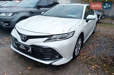 Седан Toyota Camry 2018 в Виннице