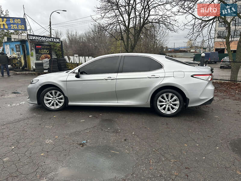Седан Toyota Camry 2018 в Киеве