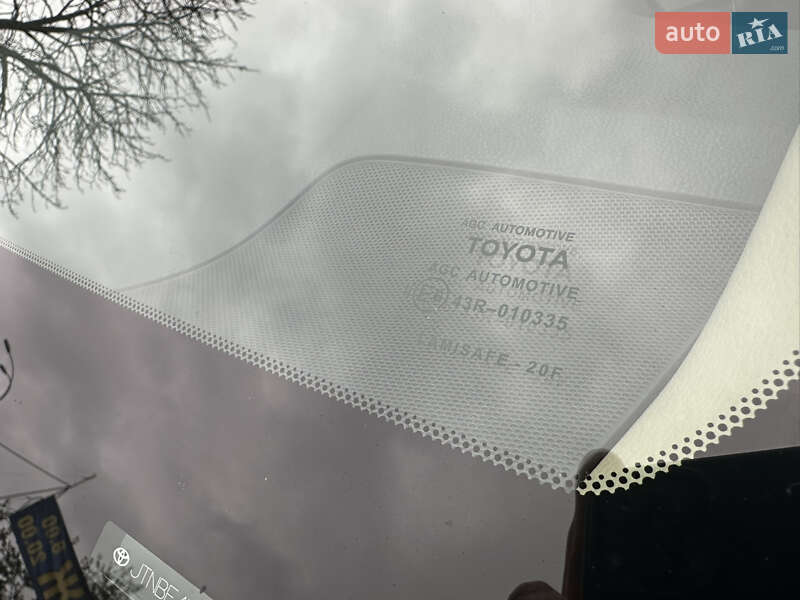 Седан Toyota Camry 2018 в Киеве