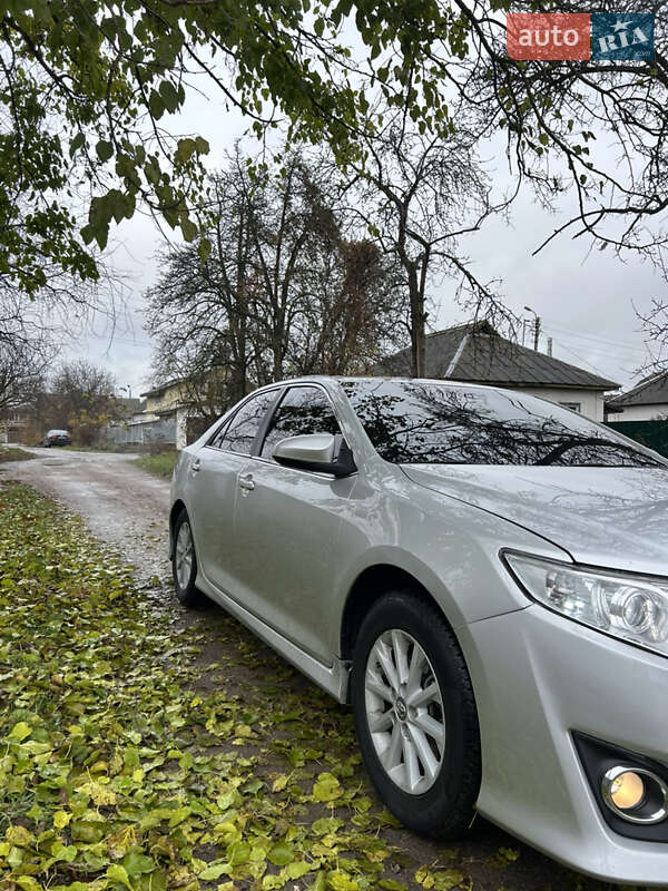 Седан Toyota Camry 2014 в Броварах