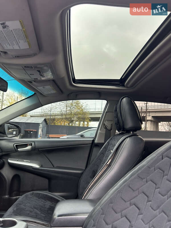 Седан Toyota Camry 2014 в Броварах