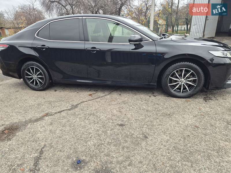 Седан Toyota Camry 2020 в Полтаве