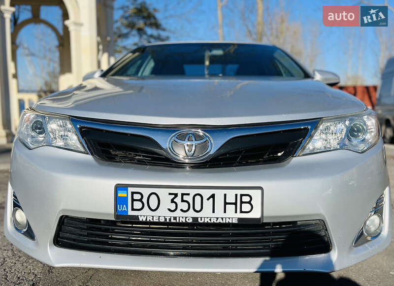Седан Toyota Camry 2012 в Тернополе