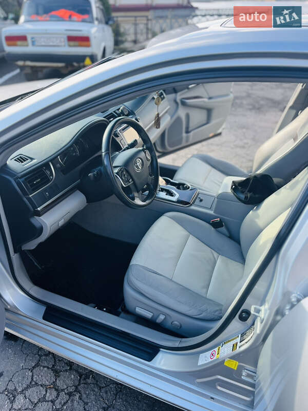 Седан Toyota Camry 2012 в Тернополе