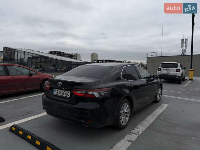 Седан Toyota Camry 2024 в Киеве